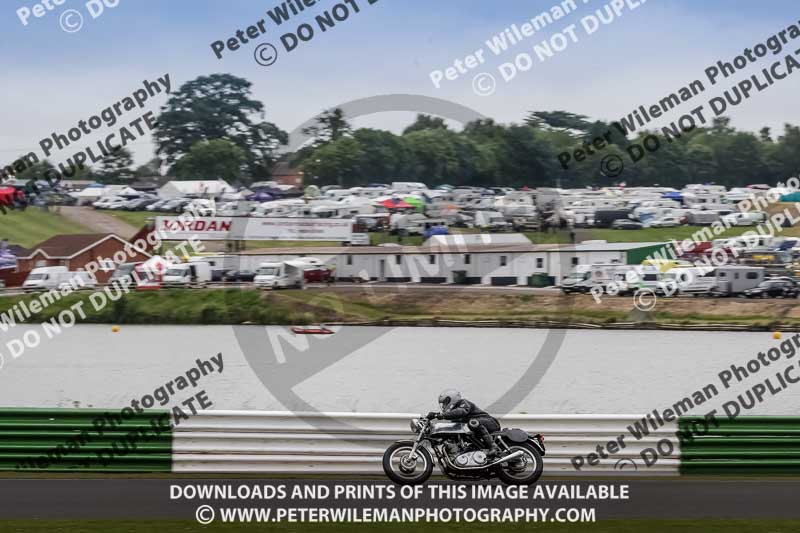 Vintage motorcycle club;eventdigitalimages;mallory park;mallory park trackday photographs;no limits trackdays;peter wileman photography;trackday digital images;trackday photos;vmcc festival 1000 bikes photographs